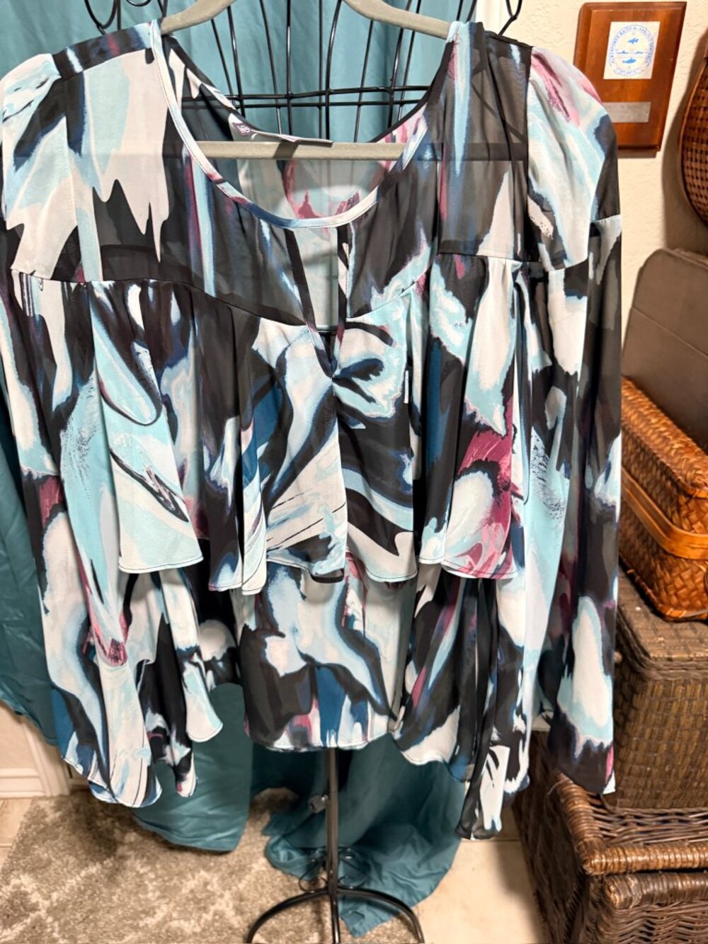 Abstract Blue & Black Flowy Blouse – Size L - Picture 2 of 3